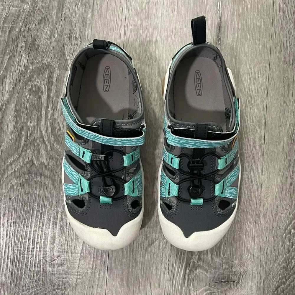 KEEN Knotch Creek Unisex Gray/Blue Washable Waterproof Sandals Size 4